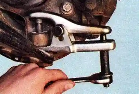 Снятие и установка приводов передних колес Ford Focus