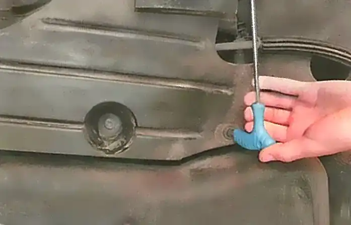 Снятие и установка топливного бака Ford Focus Снятие и установка топливного бака Ford Focus