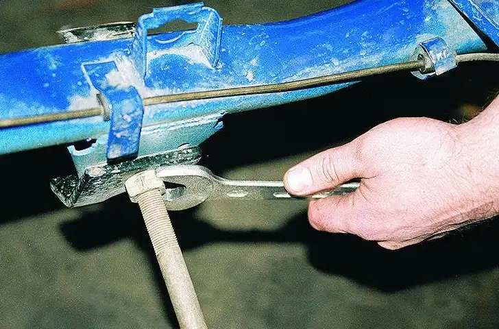 Снятие и установка передней подвески автомобиля «Волга»