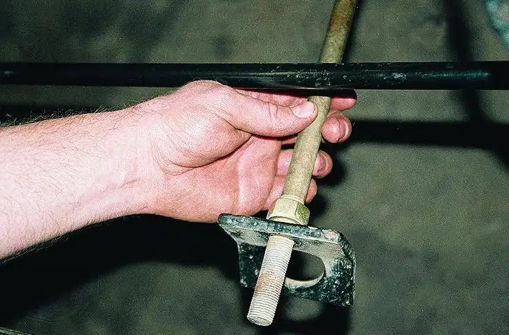 Снятие и установка передней подвески автомобиля «Волга»