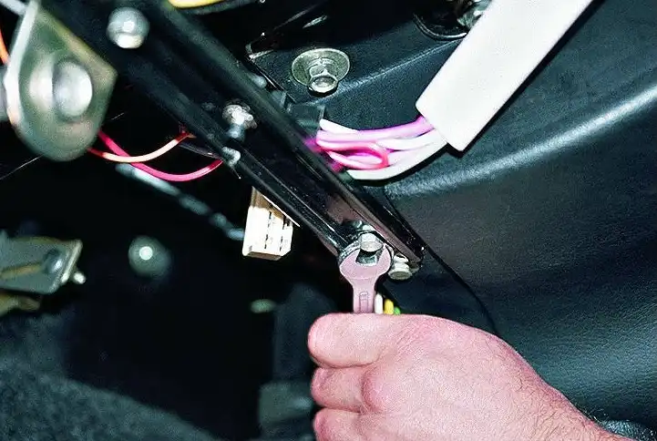 Рулевая колонка автомобиля «Волга». Снятие, разборка и установка