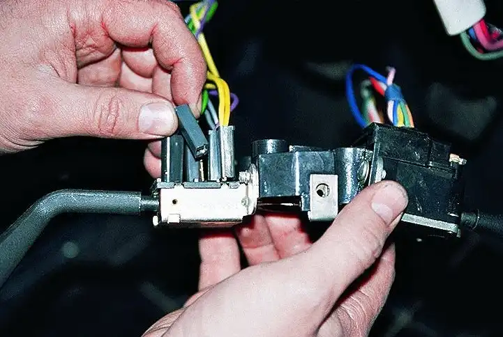 Рулевая колонка автомобиля «Волга». Снятие, разборка и установка