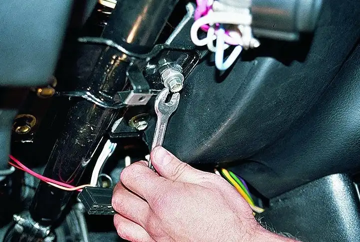 Рулевая колонка автомобиля «Волга». Снятие, разборка и установка