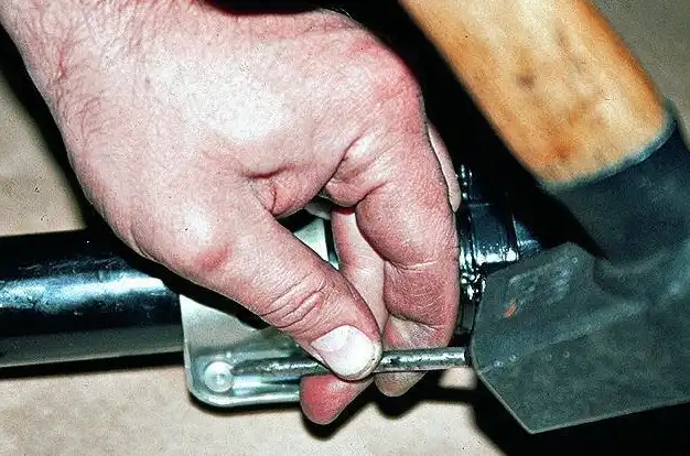 Рулевая колонка автомобиля «Волга». Снятие, разборка и установка