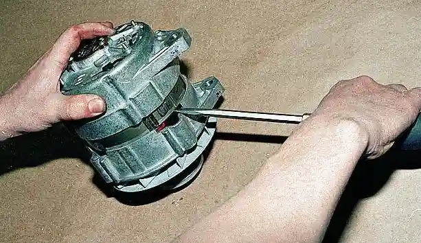 Разборка и проверка генератора 1631.3701