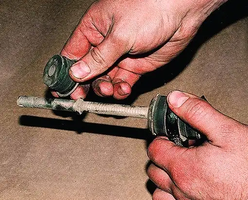 Снятие и установка стабилизатора поперечной устойчивости автомобиля «Волга»