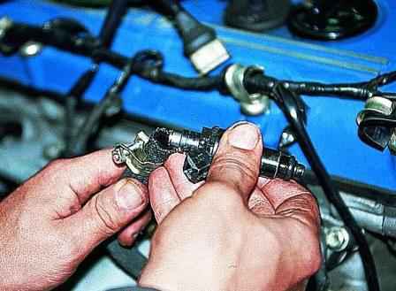 Перевірка та заміна форсунок двигуна автомобіля Газель