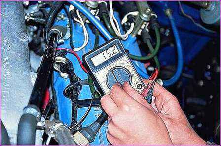 Checking the performance of the ZMZ-406 engine nozzle