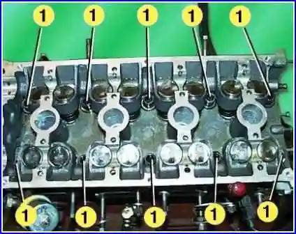 Removing and installing the cylinder head of the ZMZ-406 engine