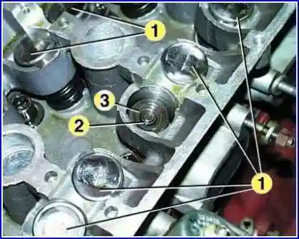 Removing and installing the cylinder head of the ZMZ-406 engine