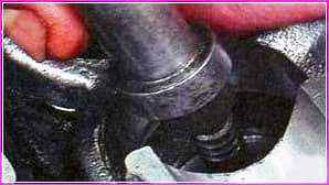 Cómo reemplazar sellos de válvulas para motores ZMZ- 405, ZMZ- 406