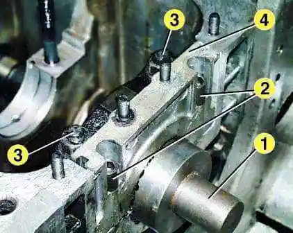 ZMZ-402 иінді білігін алу және орнату