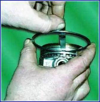 Ремонт и замена поршневой двигателя ЗМЗ-406