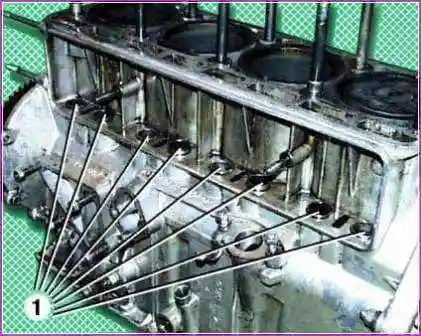 ZMZ-402 қозғалтқышының таратқыш білігін алу және орнату