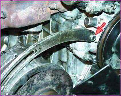 Replacing the ZMZ-402 engine alternator belt