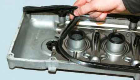 How to replace the cylinder head cover gasket ZMZ-406 Gazelle