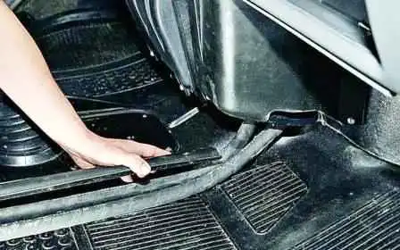 Як замінити охолодну рідину двигуна автомобіля Газель Як замінити охолодну рідину двигуна автомобіля Газель