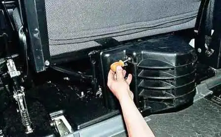 Як замінити охолоджувальну рідину двигуна автомобіля Газель Як замінити охолоджувальну рідину двигуна автомобіля Газель