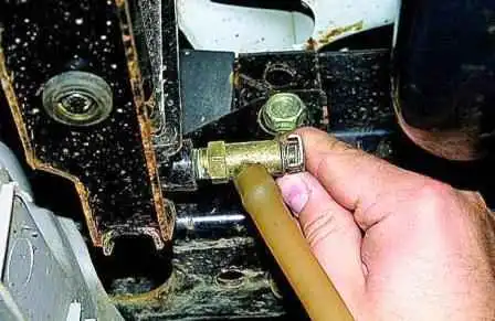 Як замінити охолоджувальну рідину двигуна автомобіля Газель Як замінити охолоджувальну рідину двигуна автомобіля Газель