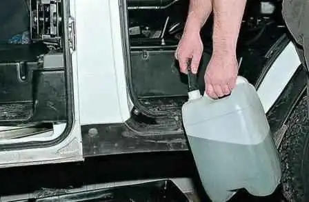 Як замінити охолодну рідину двигуна автомобіля Газель Як замінити охолодну рідину двигуна автомобіля Газель