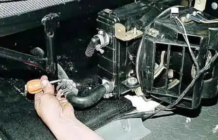 Як замінити охолодну рідину двигуна автомобіля Газель Як замінити охолодну рідину двигуна автомобіля Газель