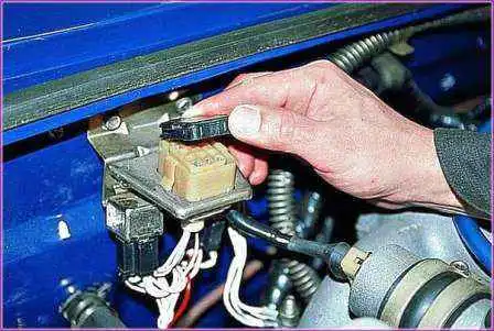 Діагностика системи керування двигуном ЗМЗ-406