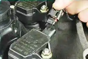 Проверка и снятие катушки зажигания двигателя ЗМЗ-40524