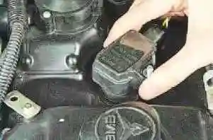 Проверка и снятие катушки зажигания двигателя ЗМЗ-40524