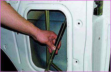 Replacing glass, power window and removing the front door of a Gazelle car