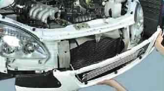 Entfernen und Installieren der unteren Frontverkleidung des Gazelle-Autos