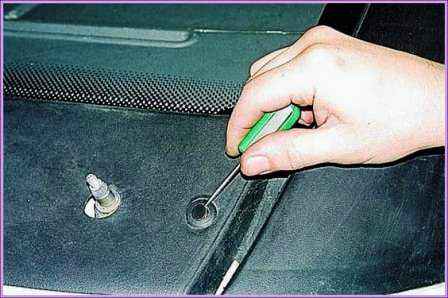 Revisar y reemplazar el limpiaparabrisas de un automóvil Gazelle