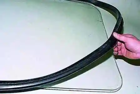 Замена стекол сдвижной двери и боковины автомобиля Газель Замена стекол сдвижной двери и боковины автомобиля Газель