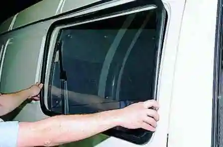 Замена стекол сдвижной двери и боковины автомобиля Газель Замена стекол сдвижной двери и боковины автомобиля Газель
