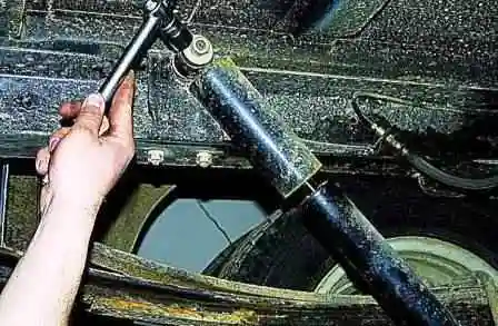 Замена амортизаторов подвесок автомобиля Газель