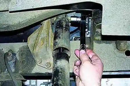 Замена амортизаторов подвесок автомобиля Газель