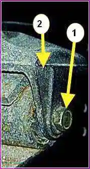 How to remove and install the rear spring of a Gazelle car