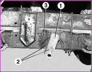 How to remove and install the rear spring of a Gazelle car