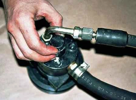 Зняття та встановлення насоса гідропідсилювача керма автомобіля Газель