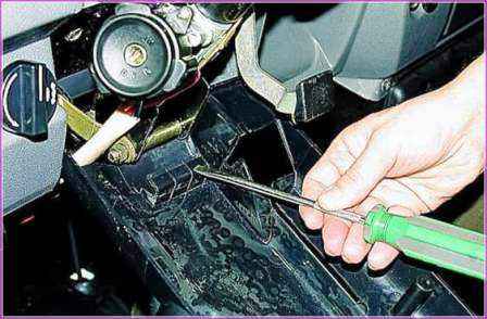 Removing, disassembling and adjusting the steering column of a Gazelle car