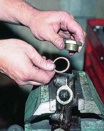 Replacing the cuffs of the main brake cylinder of the Gazelle
