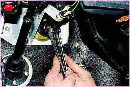 Замена вакуумного усилителя тормозов автомобиля Газель 