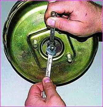 Замена вакуумного усилителя тормозов автомобиля Газель 