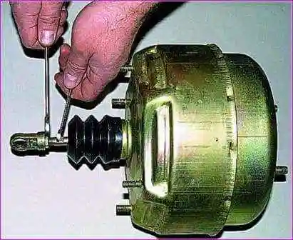 Замена вакуумного усилителя тормозов автомобиля Газель 