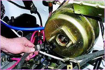 Замена вакуумного усилителя тормозов автомобиля Газель 