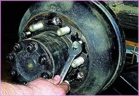 Как заменить тормозной барабан и колодки задних колес Газель