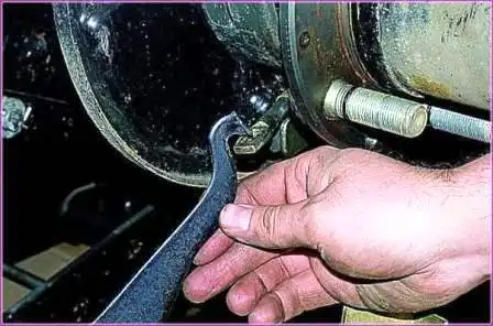 Как заменить тормозной барабан и колодки задних колес Газель