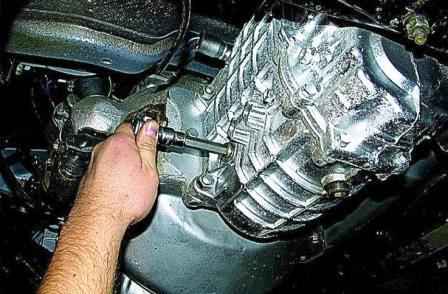 How to change the gearbox oil in a Gazelle