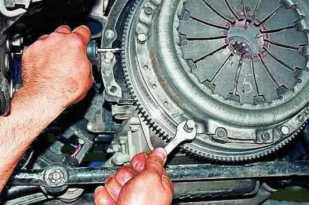 Removing the Gazelle clutch discs