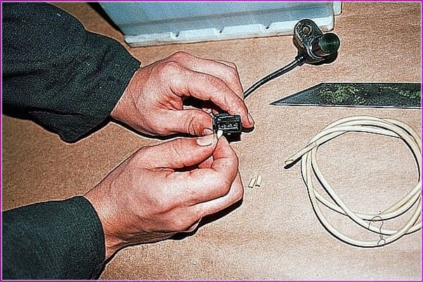 Comprobación del sensor de posición del árbol de levas ZMZ-406