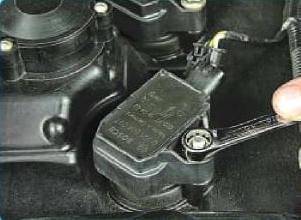 Prüfung und Ausbau der Zündspule des ZMZ-40524 engine